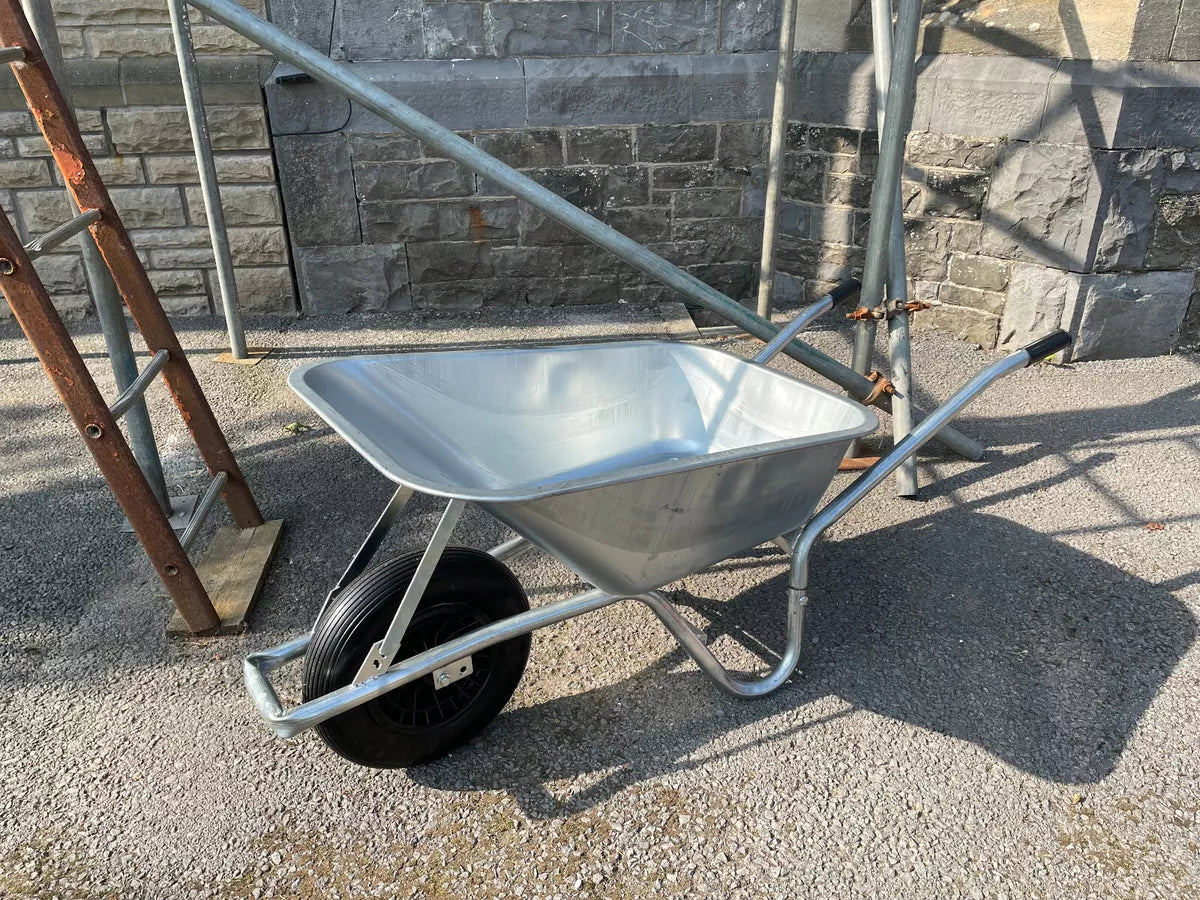 100 litre Hay/ Yard Equestrian Puncture Proof wheelbarrow Green / Black