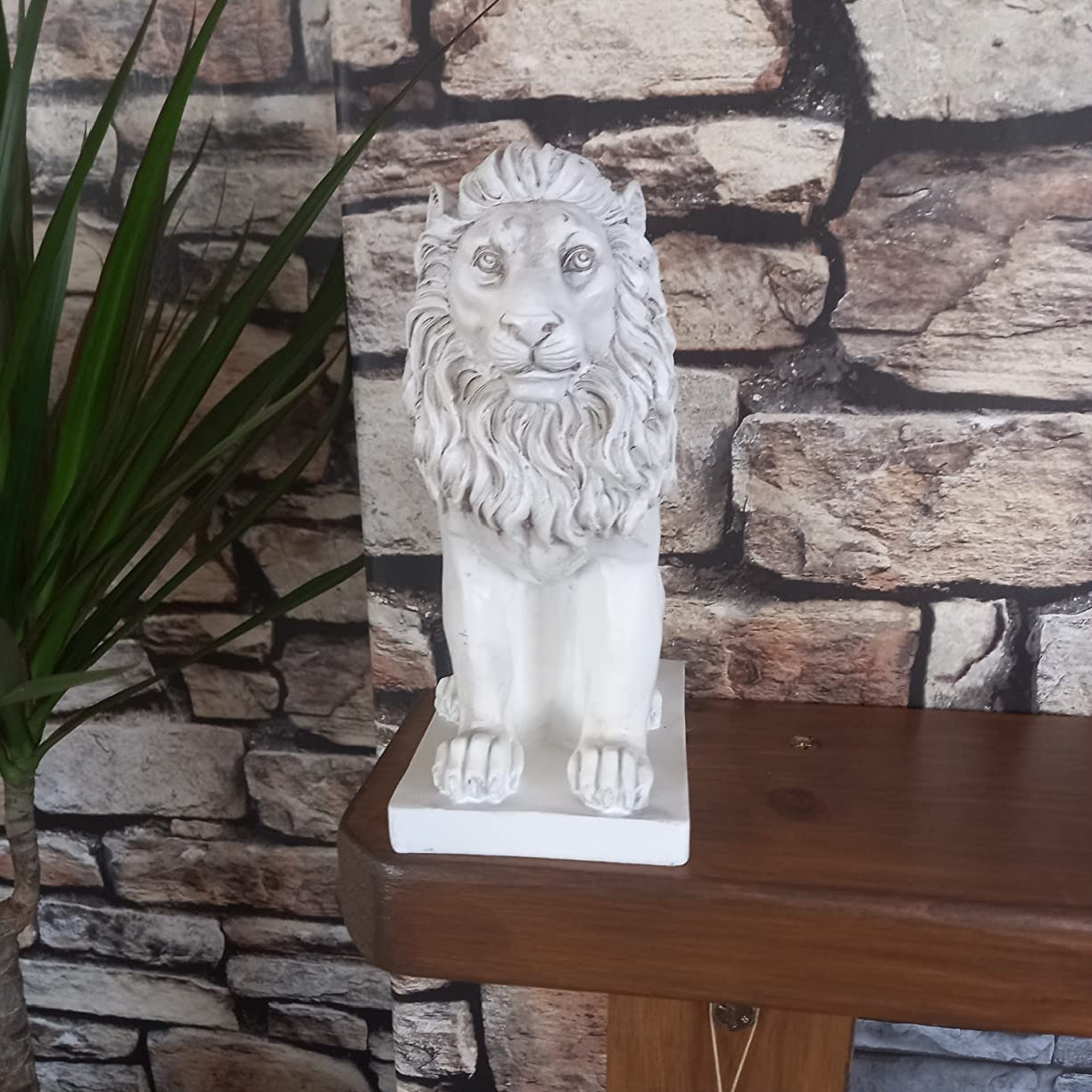 Pack of 2 Resin Lion Indoor Garden Ornaments Outdoor