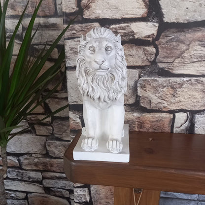 Pack of 2 Resin Lion Indoor Garden Ornaments Outdoor