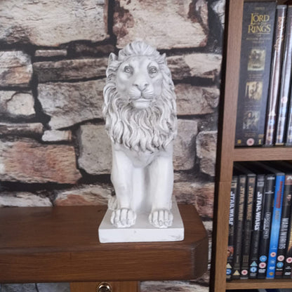 Pack of 2 Resin Lion Indoor Garden Ornaments Outdoor