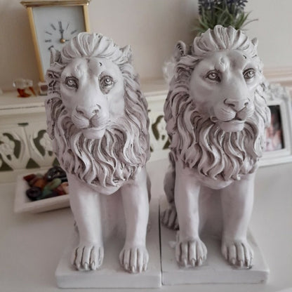 Pack of 2 Resin Lion Indoor Garden Ornaments Outdoor