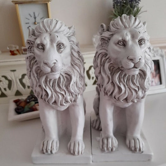 Pack of 2 Resin Lion Indoor Garden Ornaments Outdoor