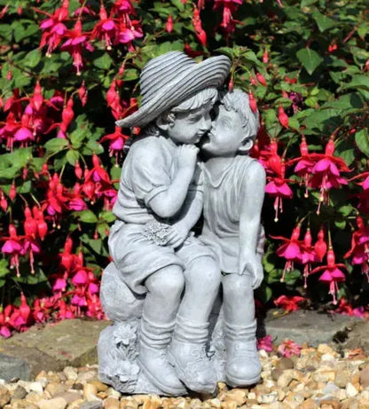 Garden Ornaments Boy & Girl Loving Kissing Cherub Statue Decor Beige Grey Large Royalcart