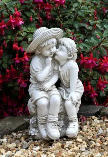 Garden Ornaments Boy & Girl Loving Kissing Cherub Statue Decor Beige Grey Large Royalcart