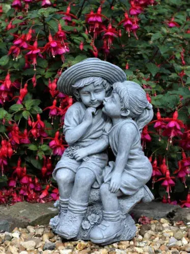 Garden Ornaments Boy & Girl Loving Kissing Cherub Statue Decor Beige Grey Large Royalcart