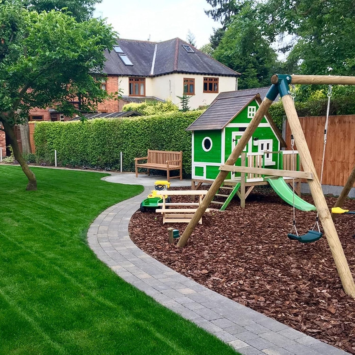 Decorative Gardens And Landscape Wood Chip Bark Chippings (100 Litres) Royalcart
