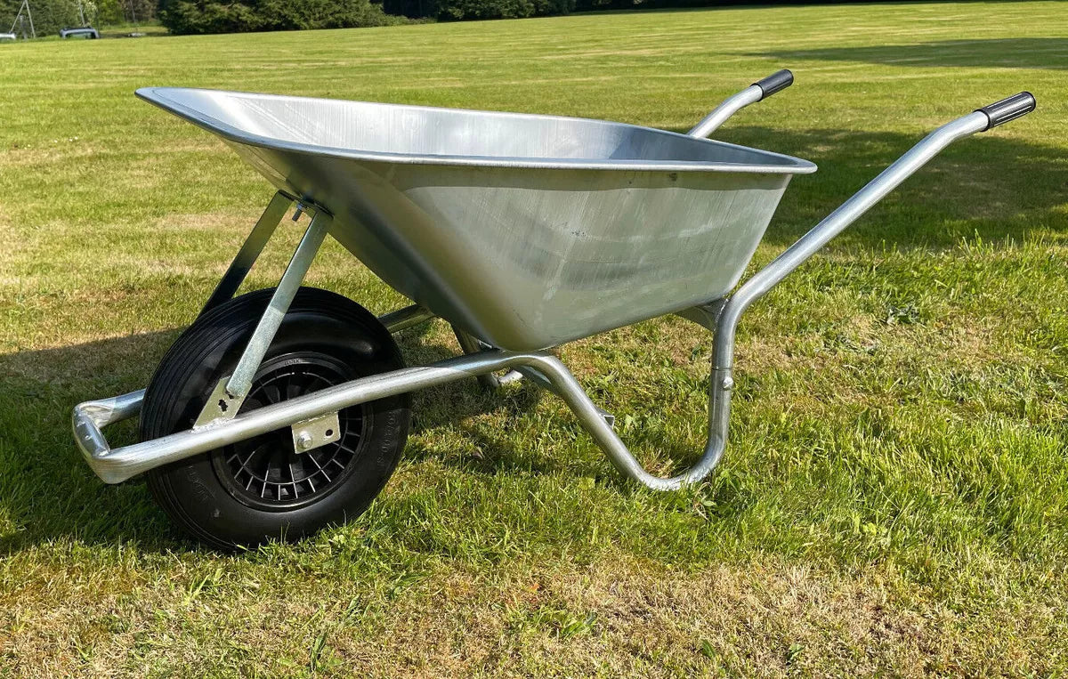 110 litre Hay/ Yard Equestrian Puncture Proof wheelbarrow Green / Black