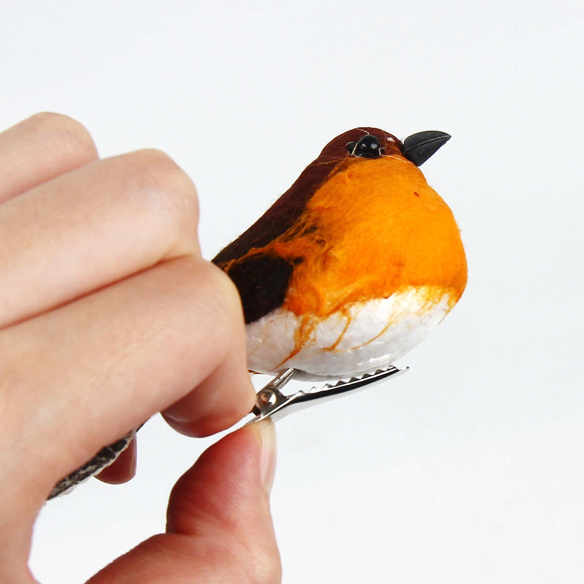 6x Mini Clip On Robins Cute Festive Tree Bird Simulation Feather Decoration