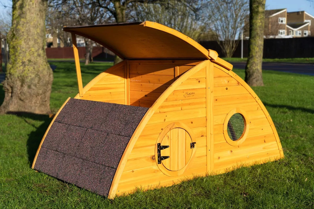 LARGE CHICKEN COOP CHICKEN HOUSE HATCHED HALF MOON HEN HOUSE RABBIT HUTCH